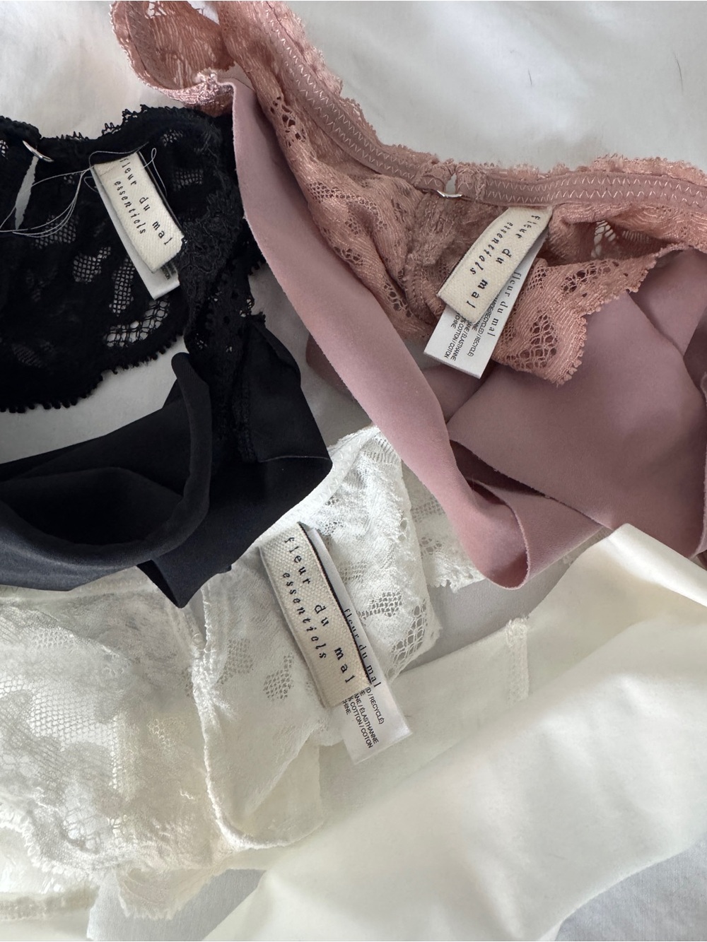FLEUR DU MAL | Charlotte Lace Seamless Thong set of 3 (S/M)
